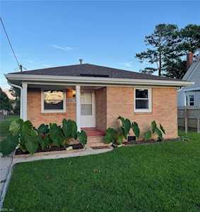 1114 Hazel Ave Chesapeake, VA 23325