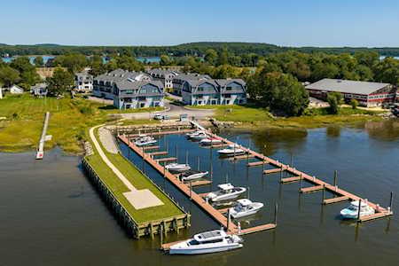 28 Little Bay Dr Dover, NH 03820