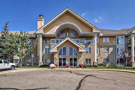 728 Country Hills Rd NW #303 Calgary, AB T3K 5K8