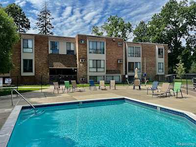 28428 W 8 Mile Rd #C7 Farmington Hills, MI 48336