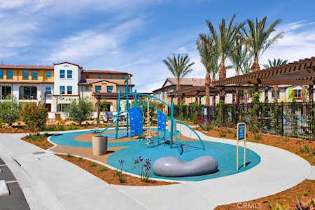 1722 Crabapple Way Oceanside, CA 92056