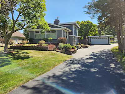 22W321 Temple Dr Medinah, IL 60157