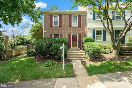 2438 Windbreak Dr Alexandria, VA 22306