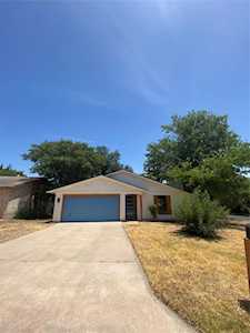 2400 Broken Oak DR Austin, TX 78745