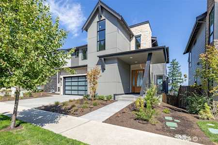 532 Viewcrest Dr NW Issaquah, WA 98027