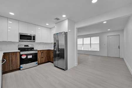 4864 SW 29th Ter Fort Lauderdale, FL 33312