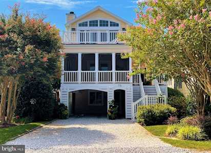 114 Oakwood St Bethany Beach, DE 19930