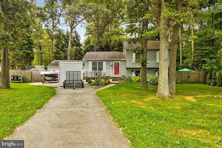 235 Oak Hollow Ct Pasadena, MD 21122