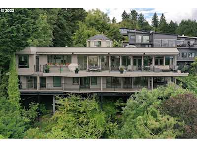 1040 SW Myrtle DR Portland, OR 97201