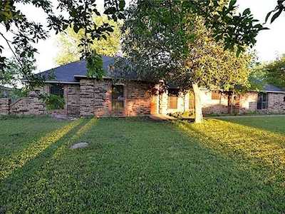 128 Carmen Drive Red Oak, TX 75154