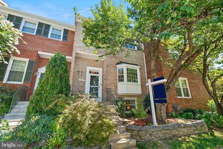 8217 La Faye Ct Alexandria, VA 22306
