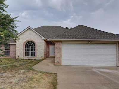 2419 Cales Drive Arlington, TX 76013