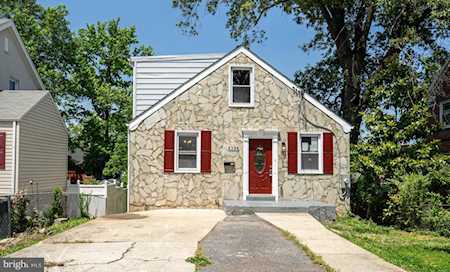 5206 Upshur St St Bladensburg, MD 20710