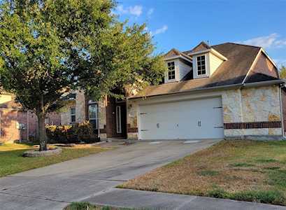 12004 Springview Ln Pearland, TX 77584
