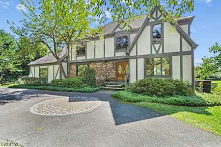 8 Chester Woods Drive Chester Twp., NJ 07930