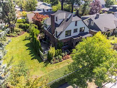 3330 NE Bryce ST #A & B Portland, OR 97212