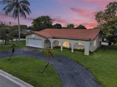 4080 NW 103rd Dr Coral Springs, FL 33065