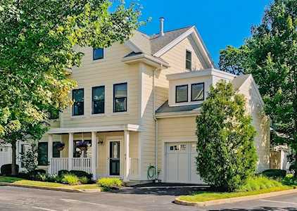 10 Summer St #B Manchester, MA 01944