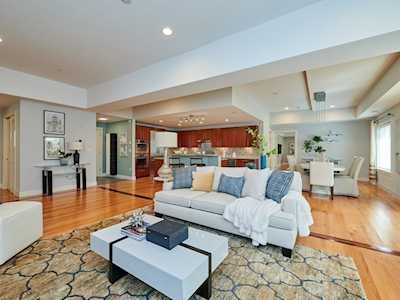 310 Hammond Pond Pkwy #101 Brookline, MA 02467