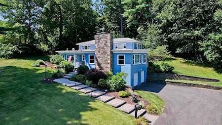 125 Mountain View Dr Holyoke, MA 01040