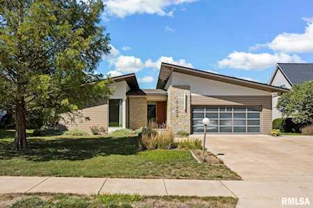 5209 N Ashford Dr Peoria, IL 61615