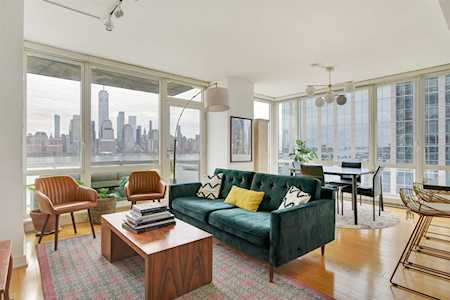 2 2nd St #705 Jersey City, NJ 07302