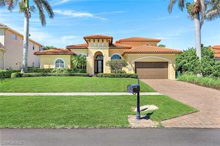 246 Edgewater Ct Marco Island, FL 34145