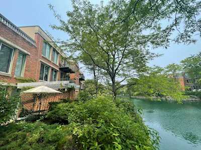 6030 Arbor Ln #6030 Northfield, IL 60093