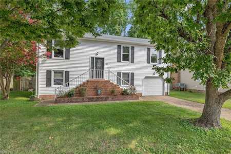 10 Still Harbor Ct Hampton, VA 23669