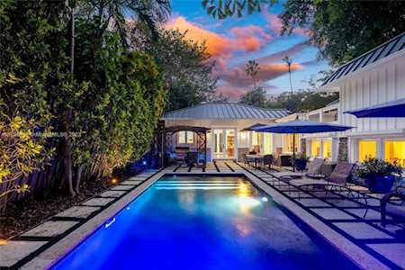 3659 Bayview Rd Miami, FL 33133