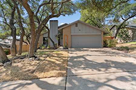 2711 Deeringhill DR Austin, TX 78745