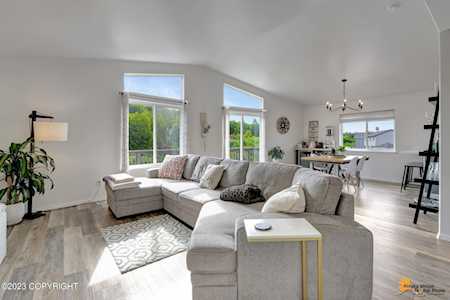 1744 Concord Hill Dr Anchorage, AK 99515