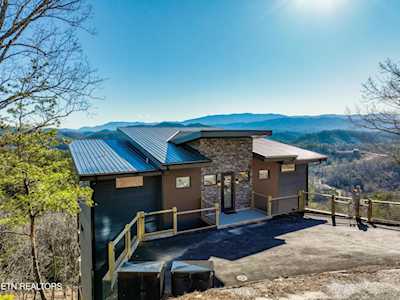 1015 Leslie Way Sevierville, TN 37876