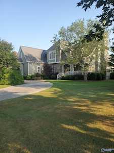 10 Mcmullen Lane Gurley, AL 35748