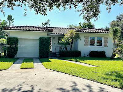 249 Navajo St Miami Springs, FL 33166