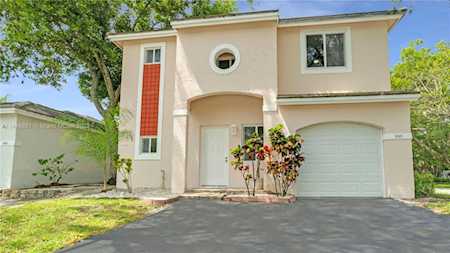 838 NW 98th Ave Plantation, FL 33324