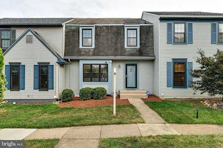 7 Jermyn Ct Sterling, VA 20165