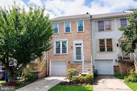 717 Herndon Woods Ct Herndon, VA 20170