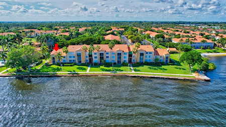 180 Yacht Club Way #212 Hypoluxo, FL 33462