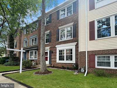 7955 Revenna Ln Springfield, VA 22153