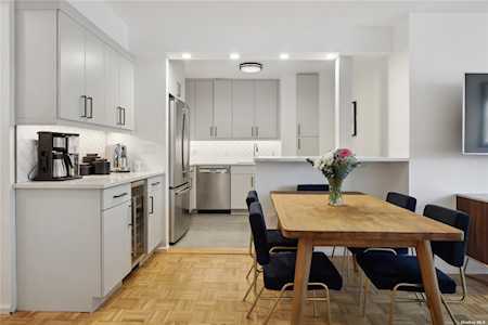 4-74 48th Ave #7E Long Island City, NY 11109