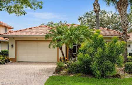 4806 Europa Dr Naples, FL 34105