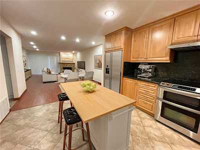 250 W Fairview Ave #204 Glendale, CA 91202