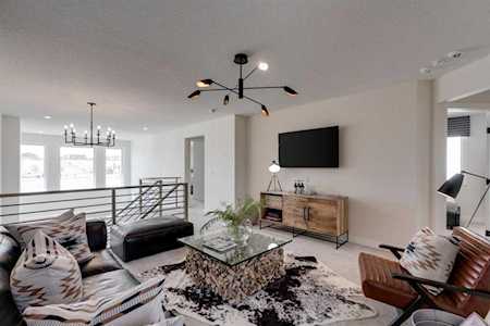 150 Threepoint Cove Okotoks, AB T1S1E5