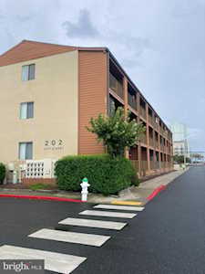 202 32nd St #209 Ocean City, MD 21842
