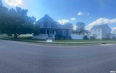 101 N 2nd St Dunlap, IL 61525