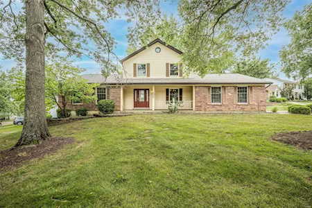 15554 Clover Ridge Dr Chesterfield, MO 63017