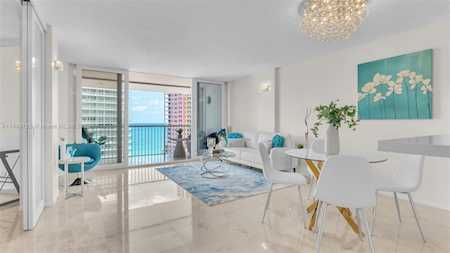 2200 NE 33rd Ave #18E Fort Lauderdale, FL 33305