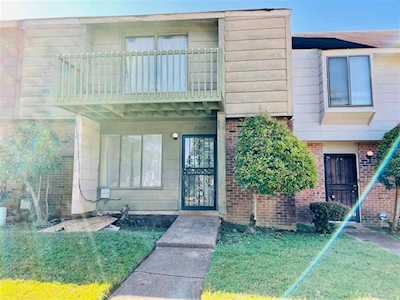 2109 Bermuda Run Memphis, TN 38116