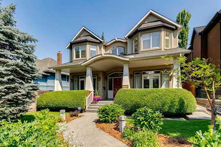 1926 11 St SW Calgary, AB T2T 3L8
